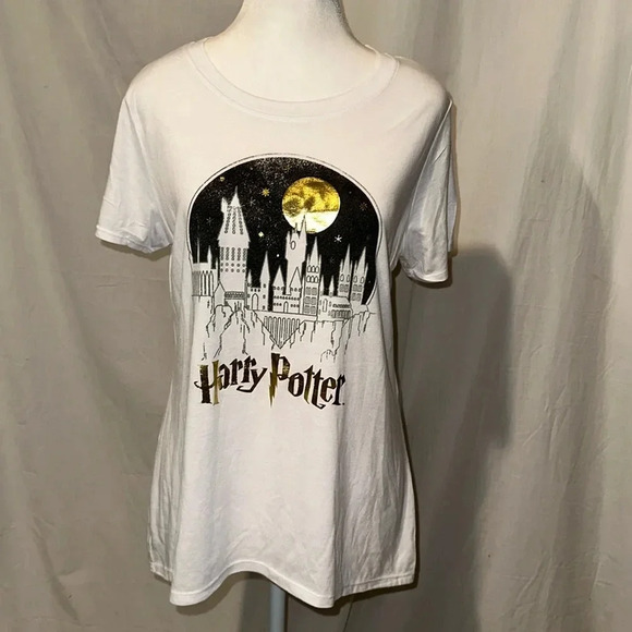 large white black & gold Harry Potter graphic tshirt - Picture 1 of 3